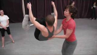Low flying trapeze class