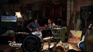 Luna Y Matteo Cantan Esta Noche No Paro