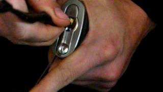 Stanley 60mm shrouded shackle padlock