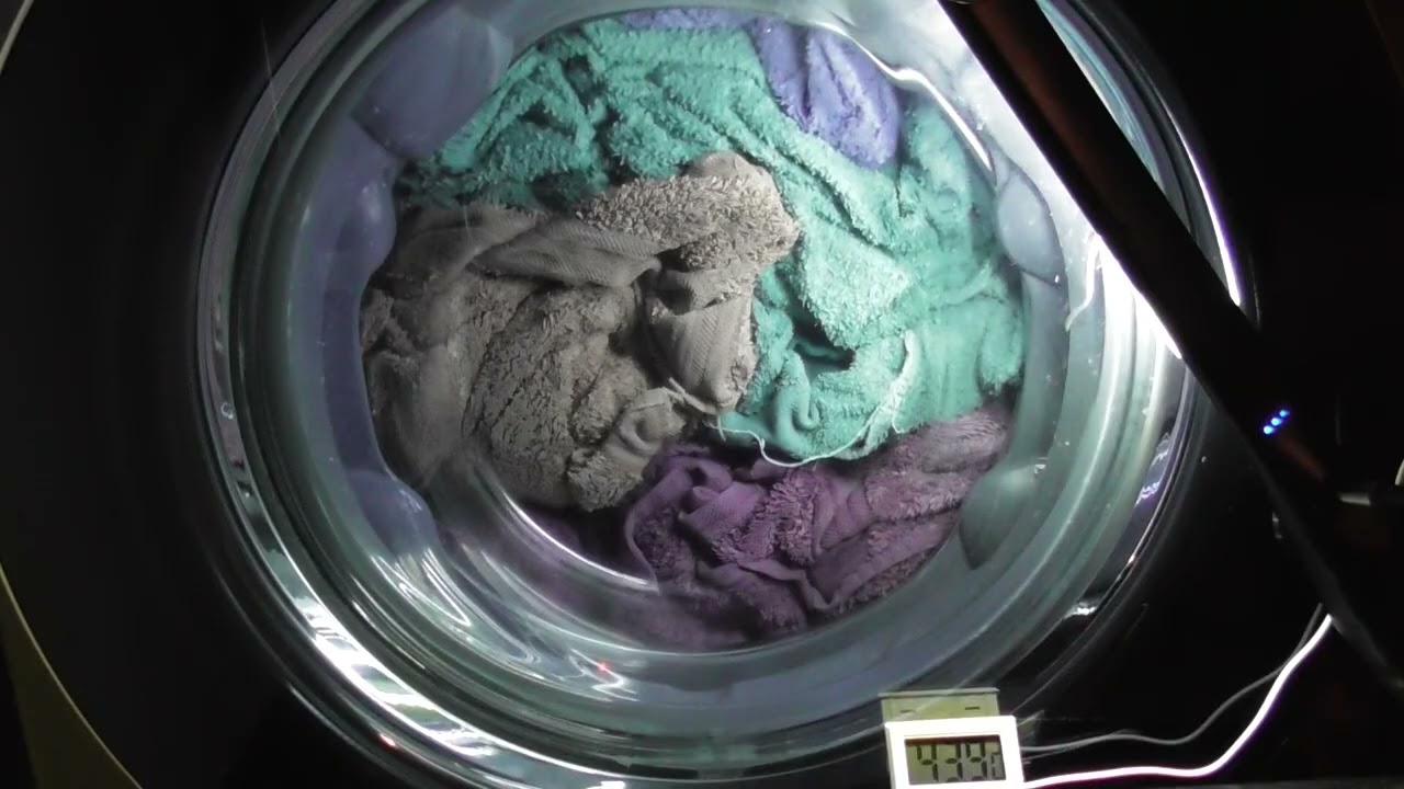 LG AiDD Steam Washer, Eco 60 with Prewash and 1400 spin 1/2