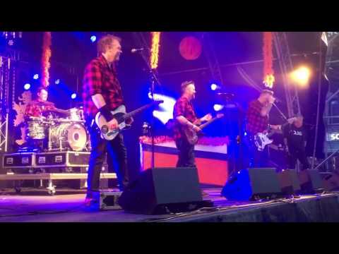 Mooi Wark Rockversie "Lang Zullen Ze Leven"