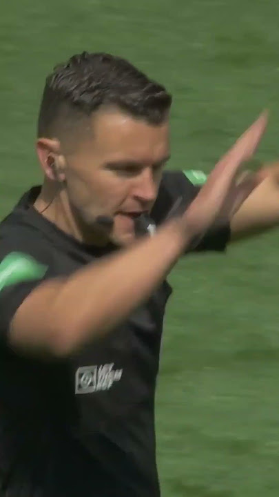 Call an ambulance... but not for Adam Idah 🤣🇮🇪