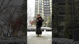 #KimJongKook 😻When it's snowing, Hang really enjoy dancing outside~🤭 #hiphop #dance #cute #kpop