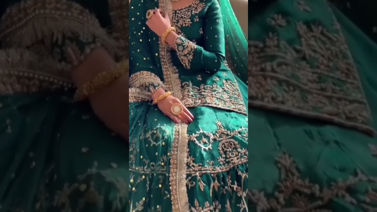 green emerald velvet dress Neelofer | Maxi main image 0
