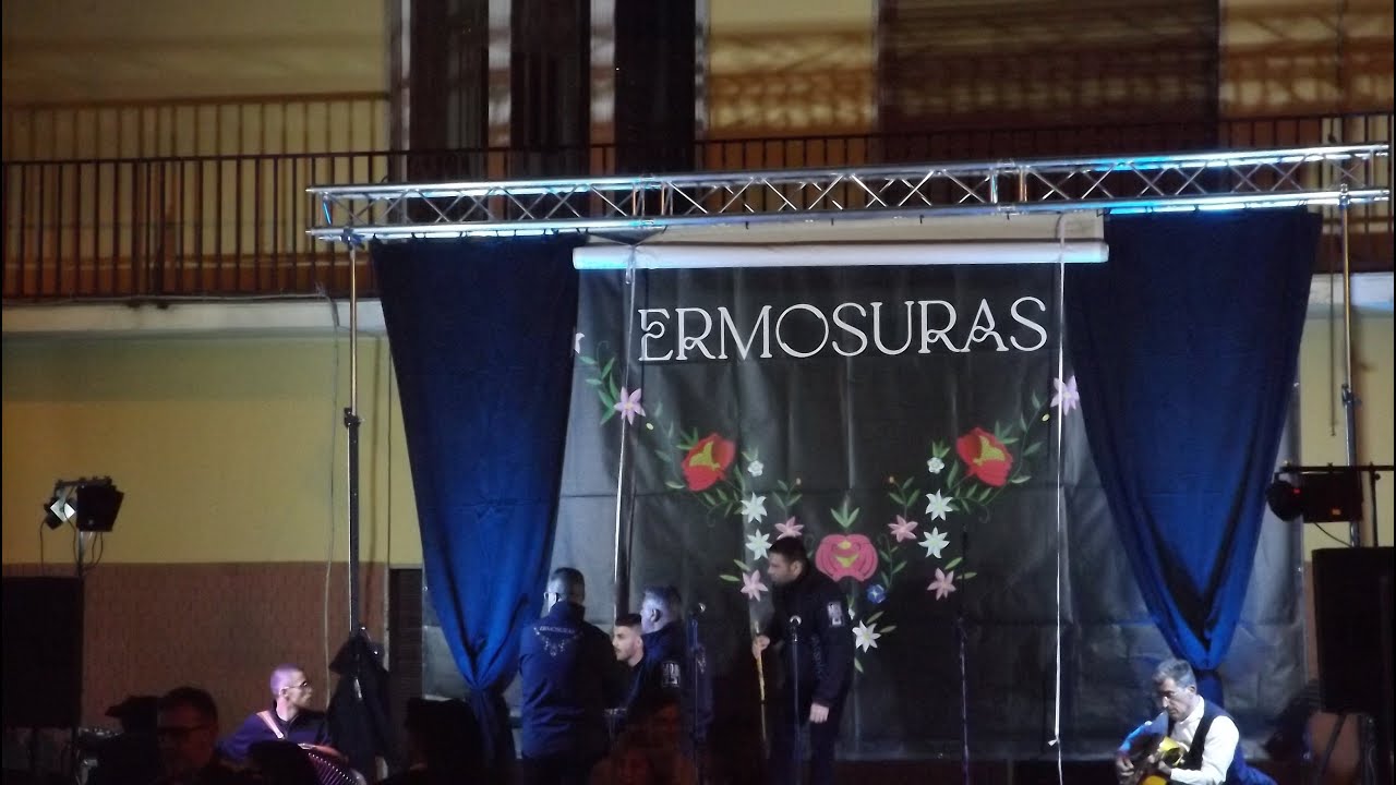 Balli in Piazza a Dorgali festa della Beata Mariagabriella 2023