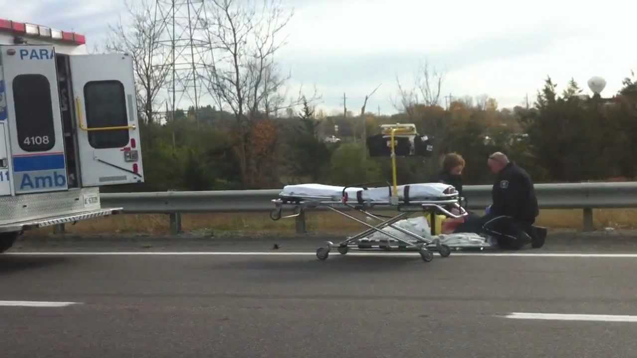 badly accident with injured person on highway 401 near Trenton, Ontario