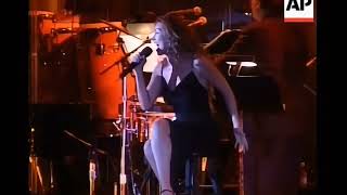 Thalia - Entre el mar y una estrella @ Live Persona del año 2001 Grammy