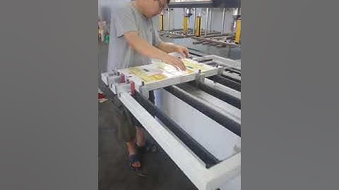 Double head waste stripping machine with moving platform