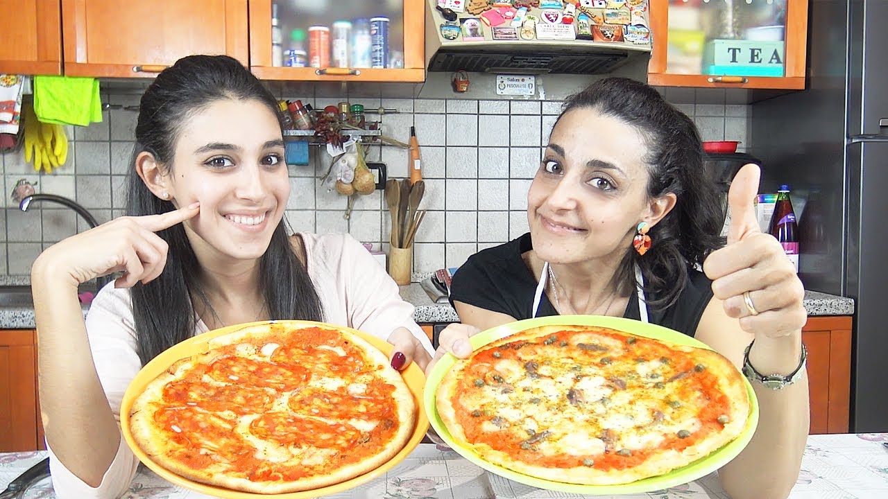 PREPARO LA PIZZA IN 10 MINUTI CON MAMMA 😜🍕