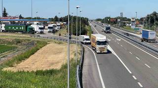 Stradella, camion in fiamme sull'A21: gravemente ustionato il conducente di 47 anni
