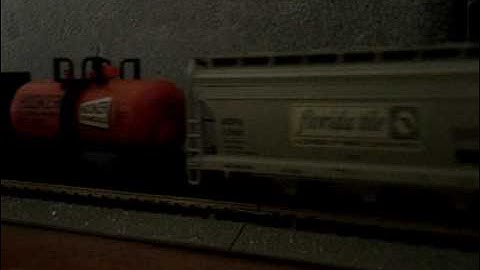 Atlas N scale Conrail 8-40cw #6168 leads NS 159