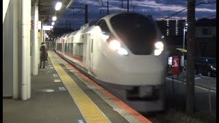 夕方の佐貫駅を通過する常磐線下り特急ときわE657系と通過待ちのE531系