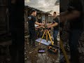 Tim Transform Rush membangun gubuk