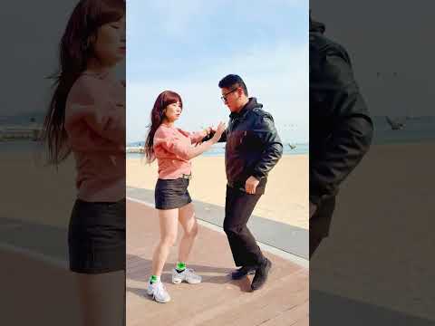 이지&해피냥 부산송도해수욕장에서 쥬크바차타 댄스