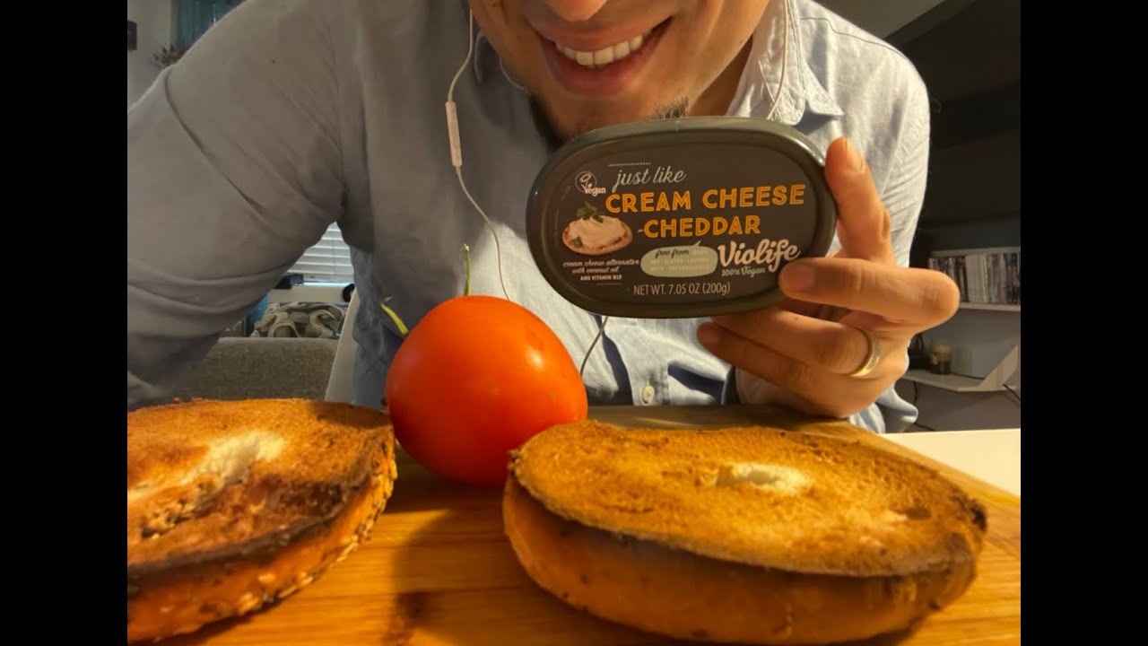 Toasted Everything Bagel w/ Violife Vegan Cream Cheese & Tomato ASMR Mukbang 🥯🍅