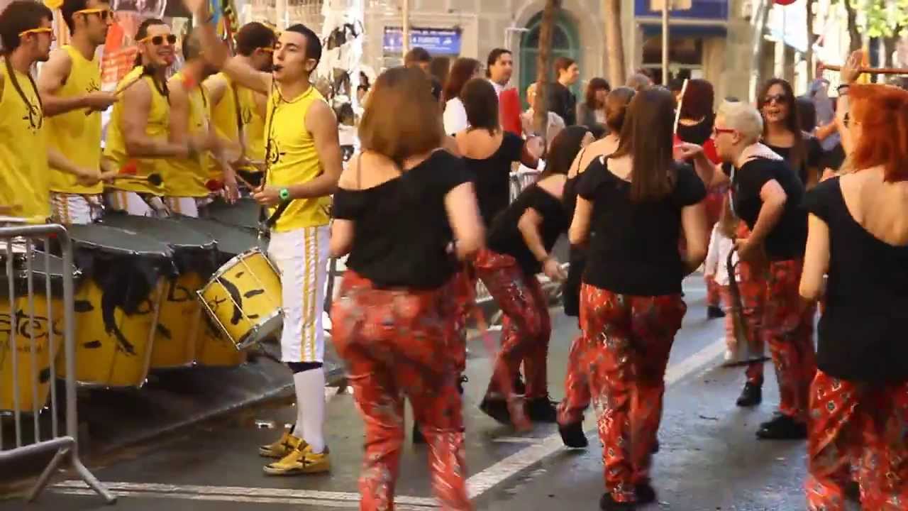 Batek Batucada & ACHF Voramar - Coros Barceloneta 2013 - LA VENTANITA DEL AMOR