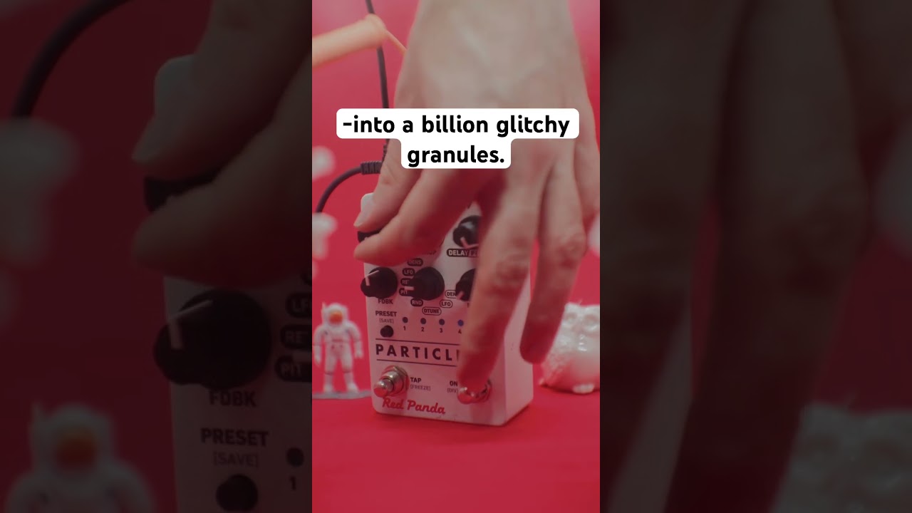Weird delay pedal Red Panda Particle V2 on synth 