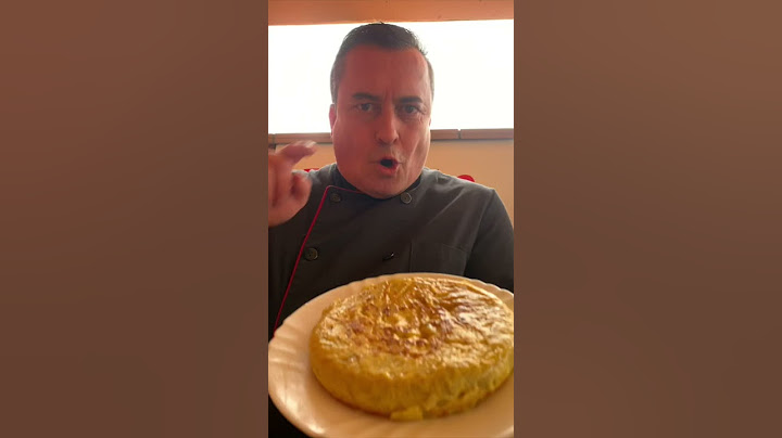 Tortilla de patatas con cebolla estilo campeona de España 2021