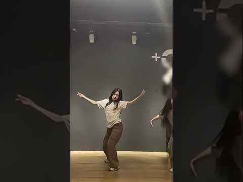2012년생 댄스안무 #아이돌지망생 #kpop #dancechoreo #신인개발팀 #댄스안무 #2012년생 #show me your love