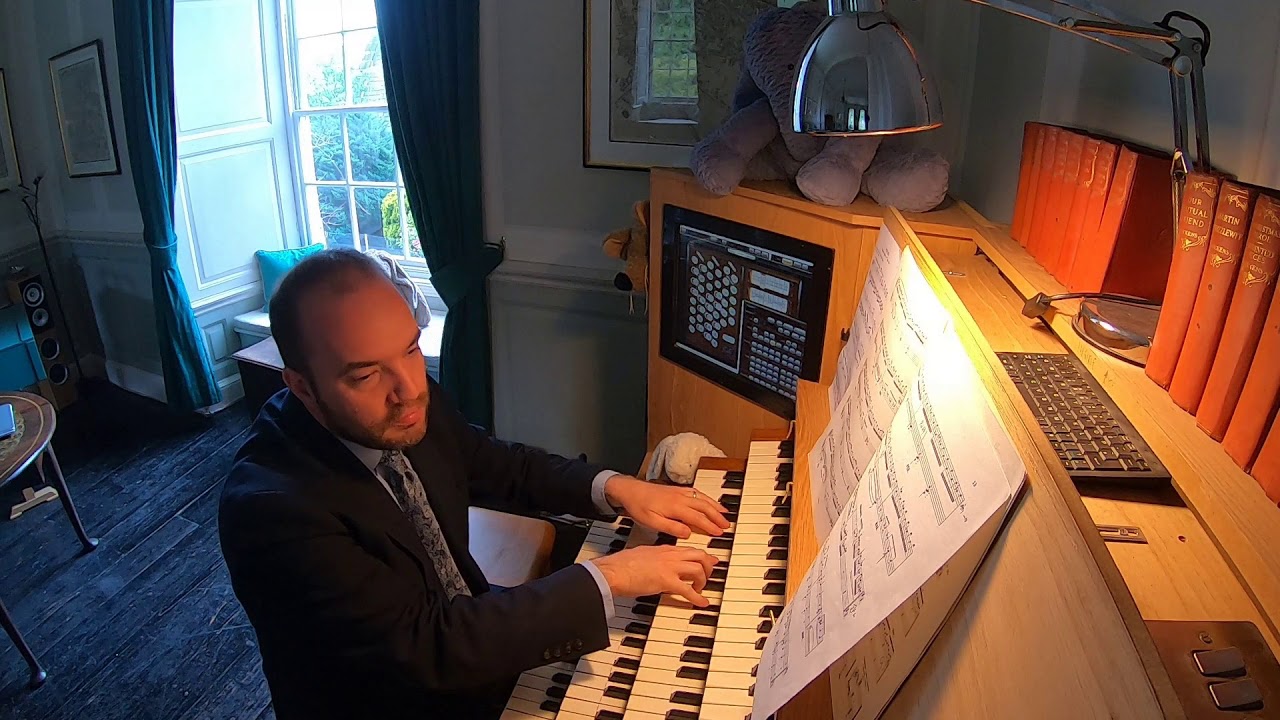 Daniel Cook plays Paraphrase-Fantasie sur 