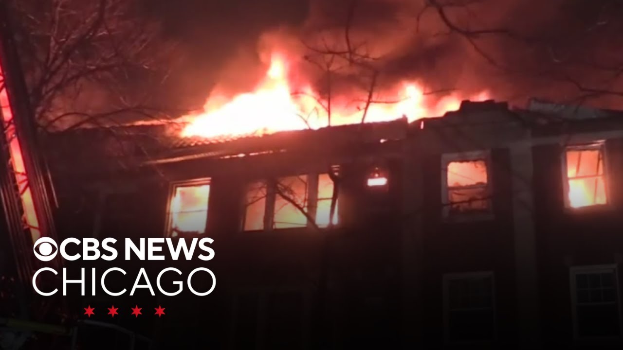 Large fire rips through unoccupied building in Oak Park, Illinois - YouTube