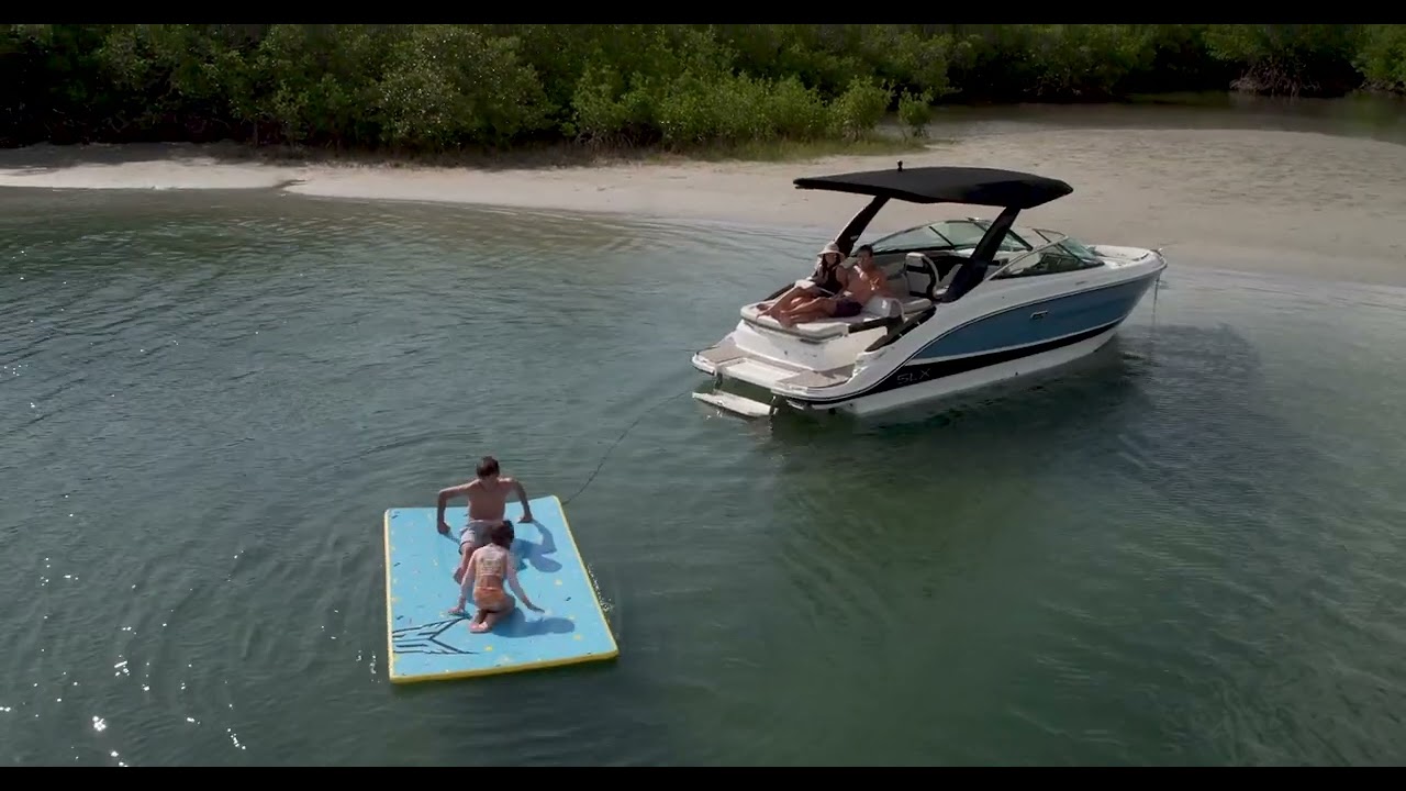 Explore the SLX 260 Sterndrive | Sea Ray US