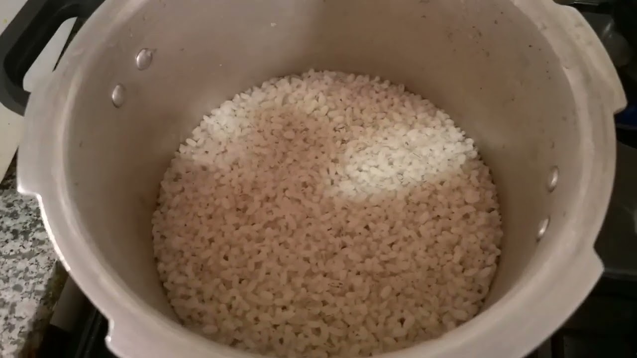 Matta rice in pressure cooker | How to make Matta rice in pressure cooker Malayalam | How much rice