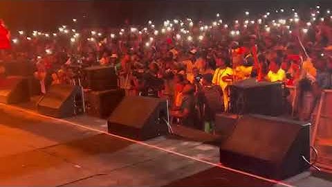 Tony Mix Haïti in Benin! je m'en fous feat Axel Meryl. Good performance 💯