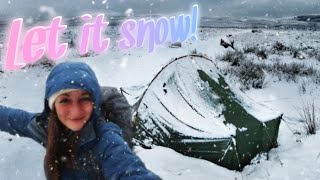 Camping in a Winter Wonderland Snowy wild camp - Peak District