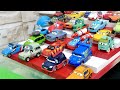Disney Pixar Cars ☆ Various Cars miniature cars roll down a colorful slope and fall into the water!