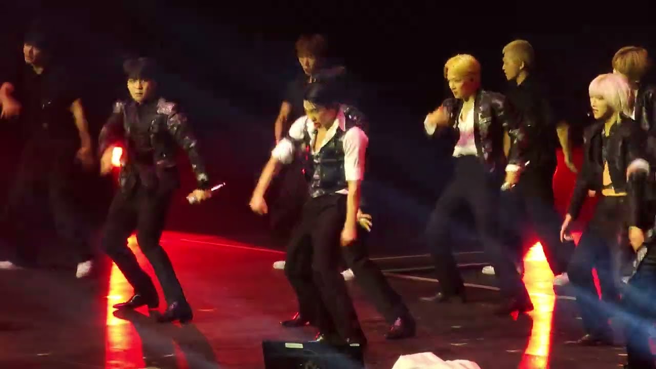 ATEEZ | Hongjoong Guitar Solo + Guerilla | Live Concert Amsterdam 20250203