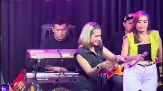 Ade Astrid - Live Performance at Rooftop Coffee Uber Bandung