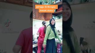 #tiktok tante semok goyang di dapur