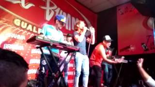 Ke Personajes -Cover Hoja en Blanco- EN VIVO chords