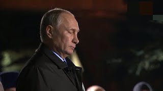 Путин возложил цветы у &quot;Стены скорби&quot;