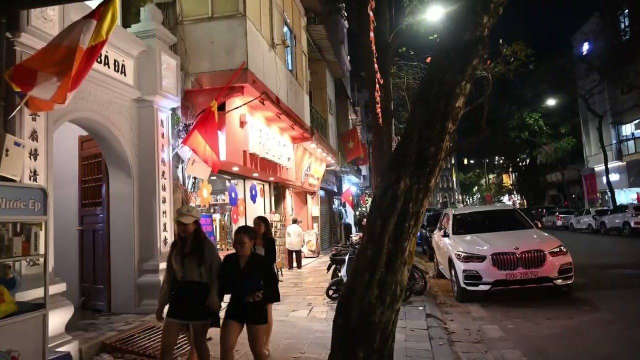 ハノイ夜景、ハノイ風景、中心はハノイ大聖堂、夜間危険を承知で撮影敢行怖い怖い！