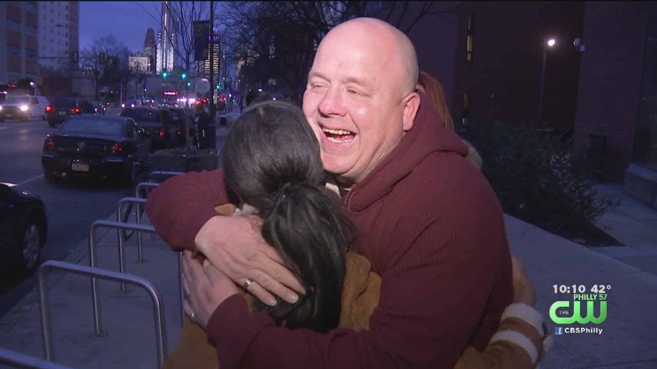 Woman Meets Good Samaritan Who Saved Her During Attempted Robbery - YouTube