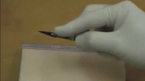 How to hold the Scalpel.