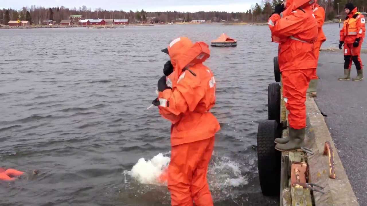 Pelastatumiskurssi Vallgrundin merivartioasema