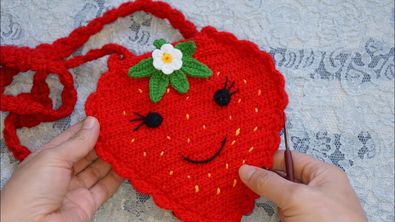 Knitted strawberry bag making