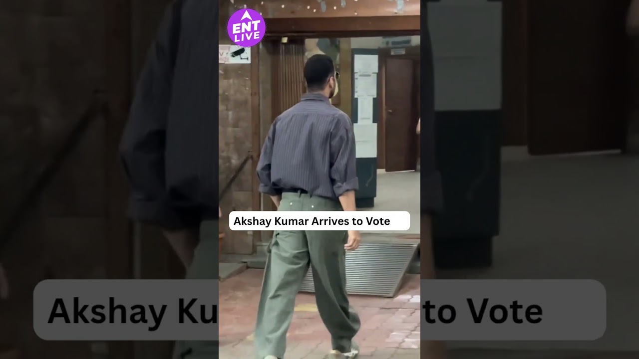Akshay Kumar was seen arriving in Juhu to cast his vote