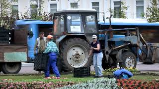 В Твери обустраивают клумбы и цветники