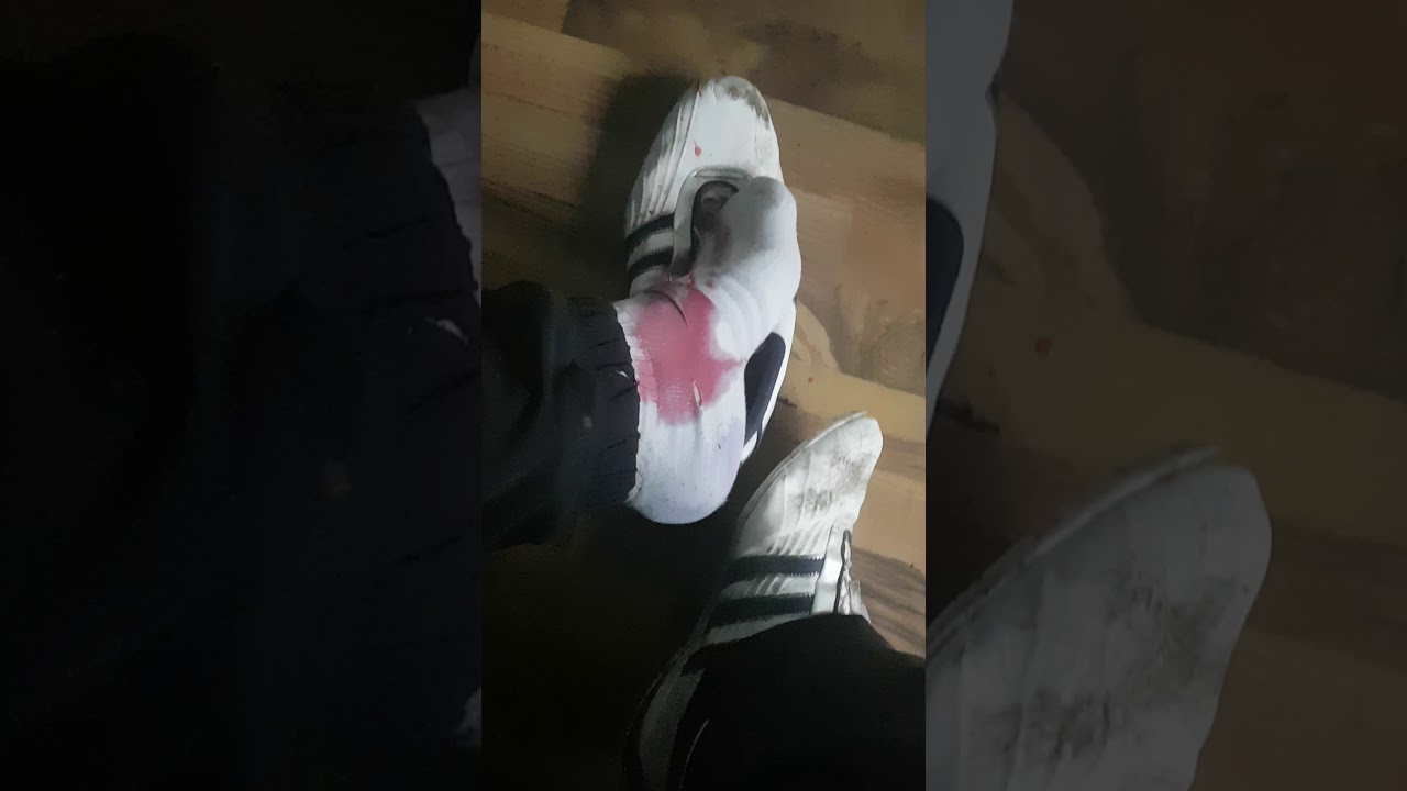 Messy Adidas Sneaker