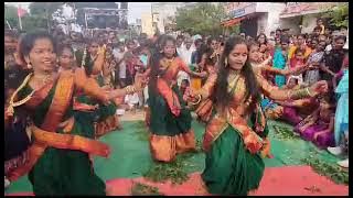 sathulu unnaru Sai thotla yellamma song dance performance by padakal girls