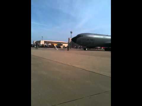 BIG man pulls even BIGGER PLANE