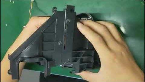 Vivicine V100: Clean Dust on the LCD matrix