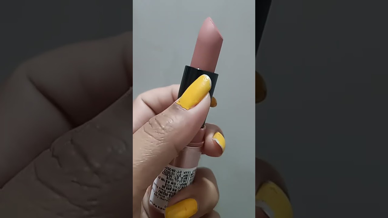 Makeup Revolution London Powder Matte Lipstick 💄 || (Naked) 