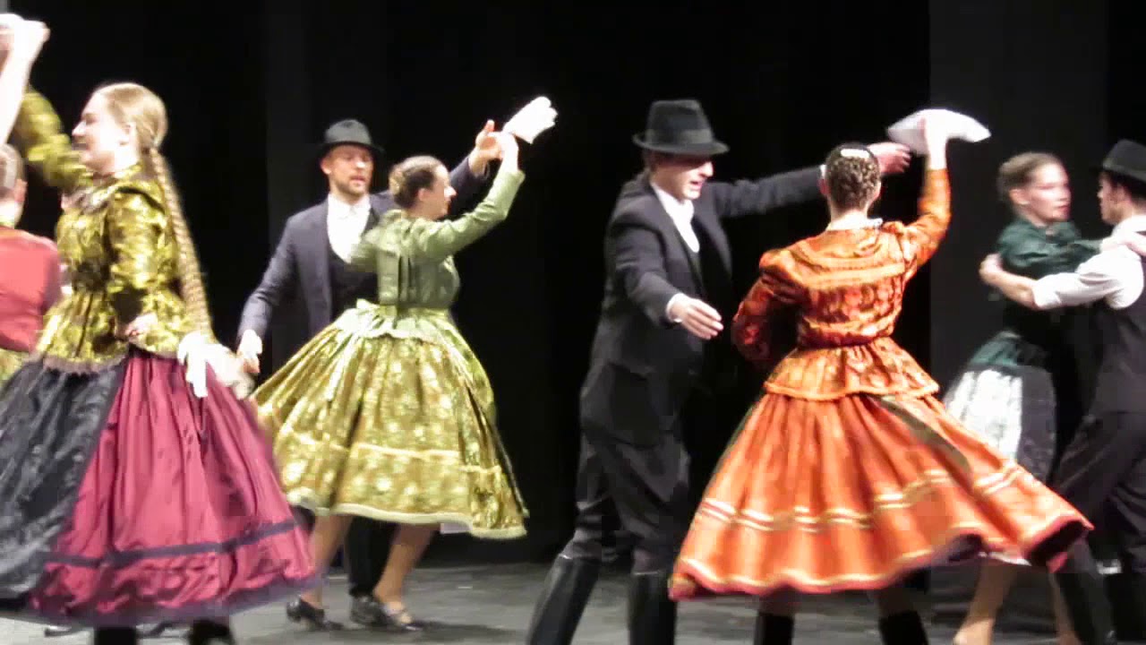 Misina Néptáncegyüttes és Táncszínház (Pécs): Kivilágosodik..