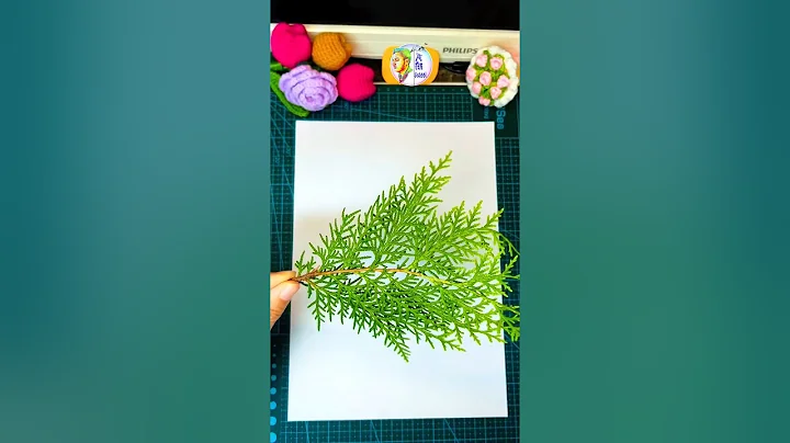 ✨ Beautiful Peacock Art with Natural Leaves 🌿🦚 | DIY Leaf Art | #shorts #viral #trending