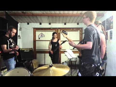 Nightwolf- Véres kardot